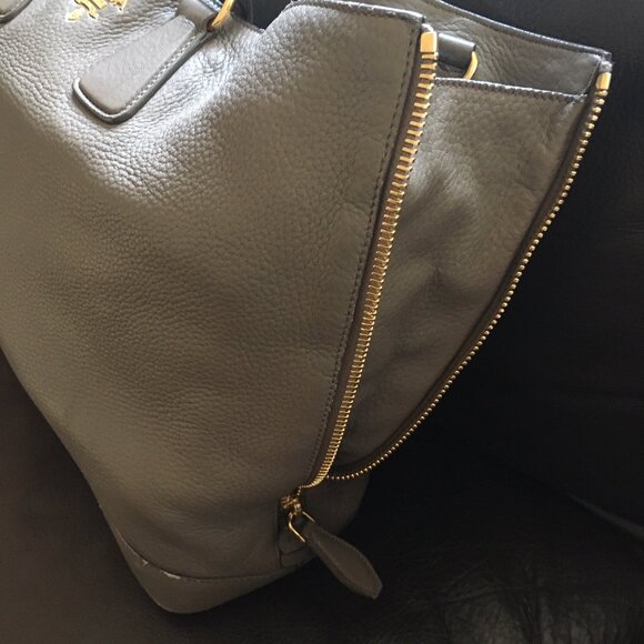 Authentic Prada Vitello Deerskin Extra Large Expandable Gray Tote Bag - Picture 7 of 12